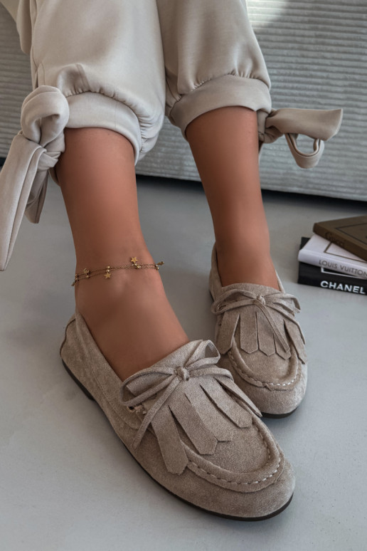 Smėlio spalvos Glorina moteriški mokasinai su stilingomis detalėmis ir kutais
