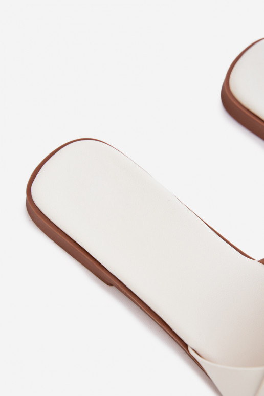 Šlepetės Moteriškas butas su juostelėmis baltos spalvos Tai turirissae