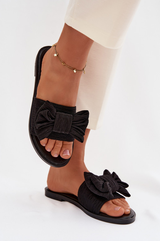 Moteriškos šlepetės su plačiais kulniukais su kaspinais juodos spalvos Amivelle