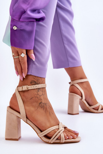 Klasikinio modelio Zomšinės basutės su kulniukais smėlio spalvos Bernett 2