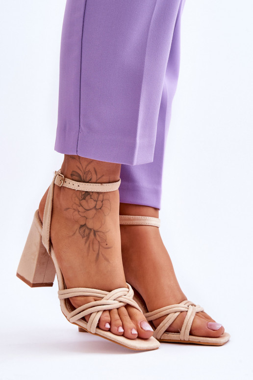 Klasikinio modelio Zomšinės basutės su kulniukais smėlio spalvos Bernett