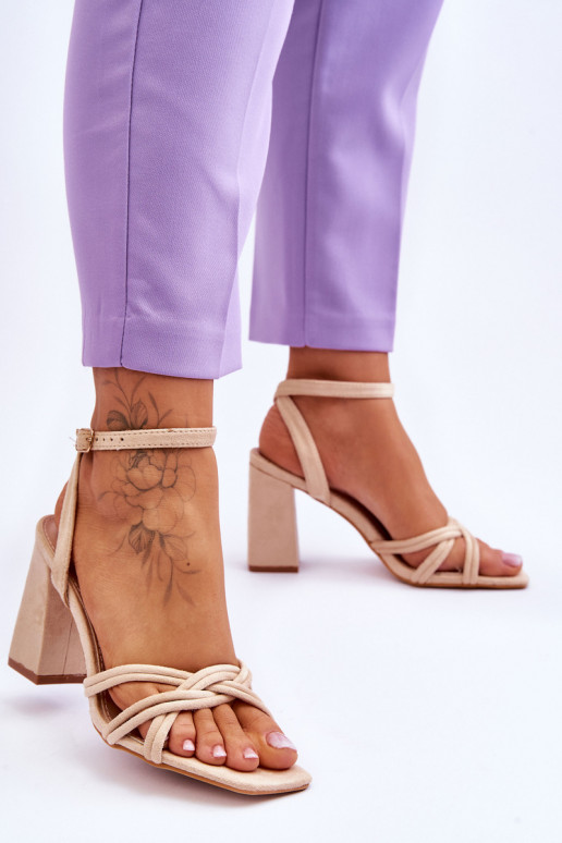 Klasikinio modelio Zomšinės basutės su kulniukais smėlio spalvos Bernett