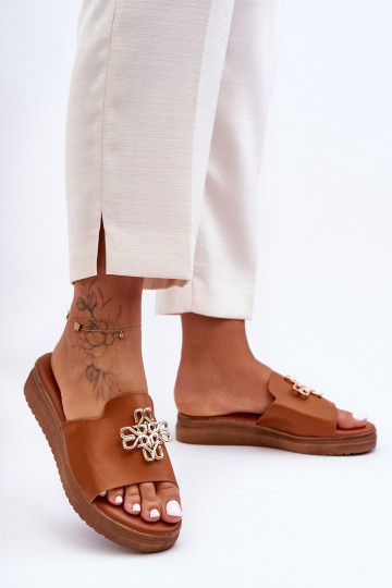 Oda Moteriškas Šlepetės su platforma su dekoracija rudos spalvos Azera