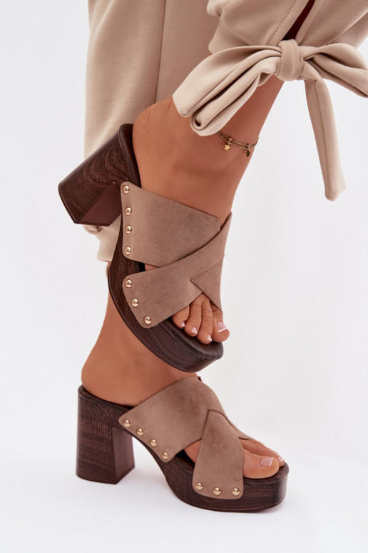 Moteriškos šlepetės su kulniukais Ze aukso spalvosmi Smeigės smėlio spalvos Nerelle