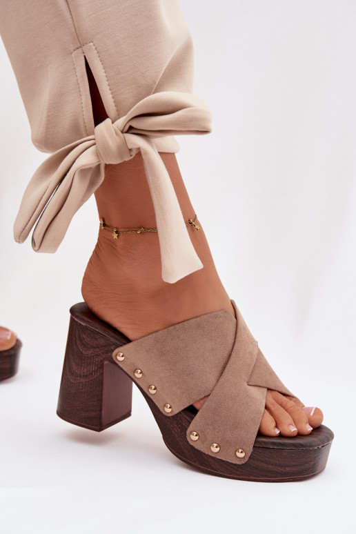 Moteriškos šlepetės su kulniukais Ze aukso spalvosmi Smeigės smėlio spalvos Nerelle