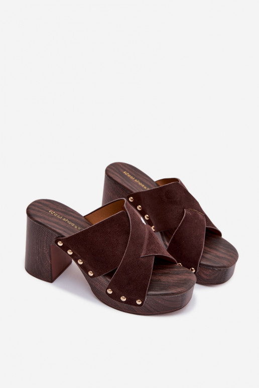 Moteriškos šlepetės su kulniukais Ze aukso spalvosmi Smeigės CzekoladoĮe Nerelle