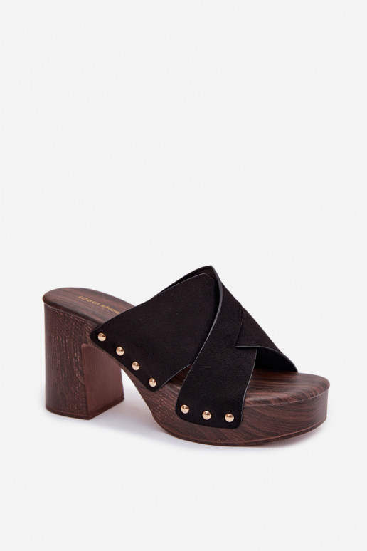 Moteriškos šlepetės su kulniukais Ze aukso spalvosmi Smeigės juodos spalvos Nerelle