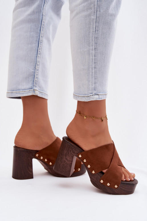 Moteriškos šlepetės su kulniukais Ze aukso spalvosmi Smeigės rudos spalvos Nerelle