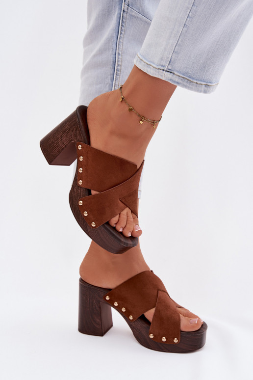 Moteriškos šlepetės su kulniukais Ze aukso spalvosmi Smeigės rudos spalvos Nerelle