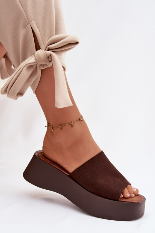 Moteriškos šlepetės su platforma CzekoladoĮe Liorisse