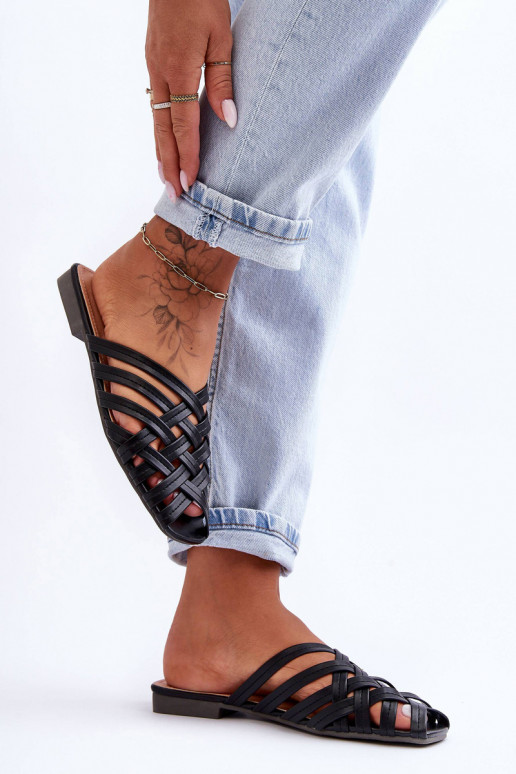 Oda Moteriškas Šlepetės su juostelėmis juodos spalvos Doralia