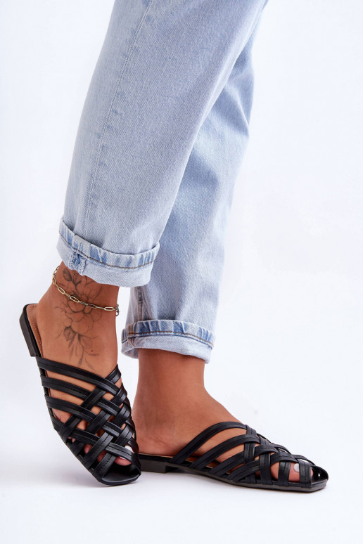 Oda Moteriškas Šlepetės su juostelėmis juodos spalvos Doralia