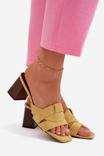 Moteriškos šlepetės su kulniukais ir juostelėmis iš dirbtinio zomšo geltonos spalvos Corivelle 2