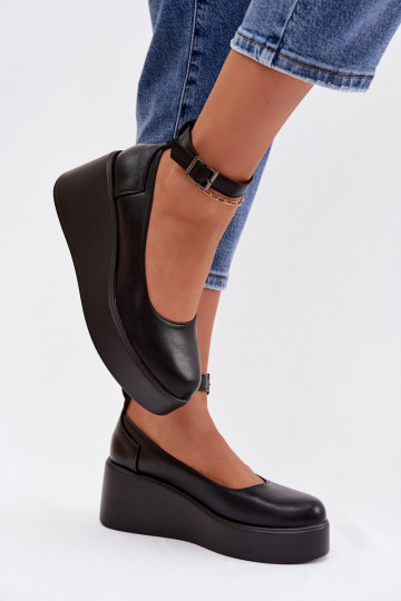 Moteriški juodos spalvos batai ant platformos su dirželiais Belvissa