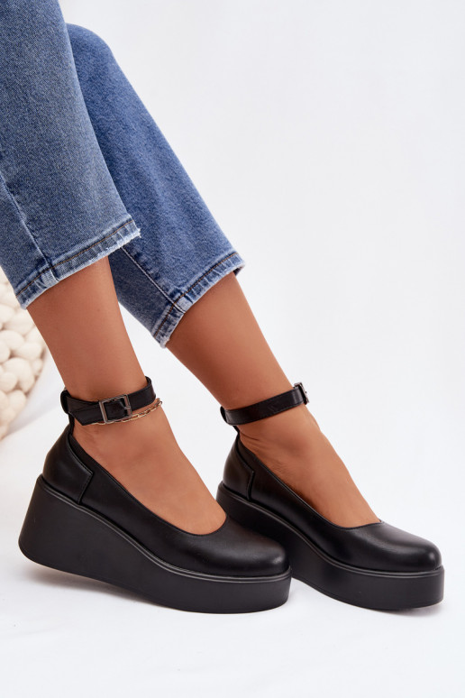 Moteriški juodos spalvos batai ant platformos su dirželiais Belvissa
