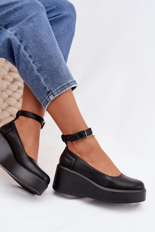 Moteriški juodos spalvos batai ant platformos su dirželiais Belvissa