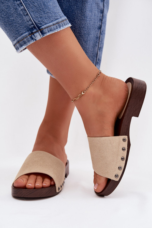 Moteriškos šlepetės su kniedėmis su plačiais kulniukais smėlio spalvos Amelvessa