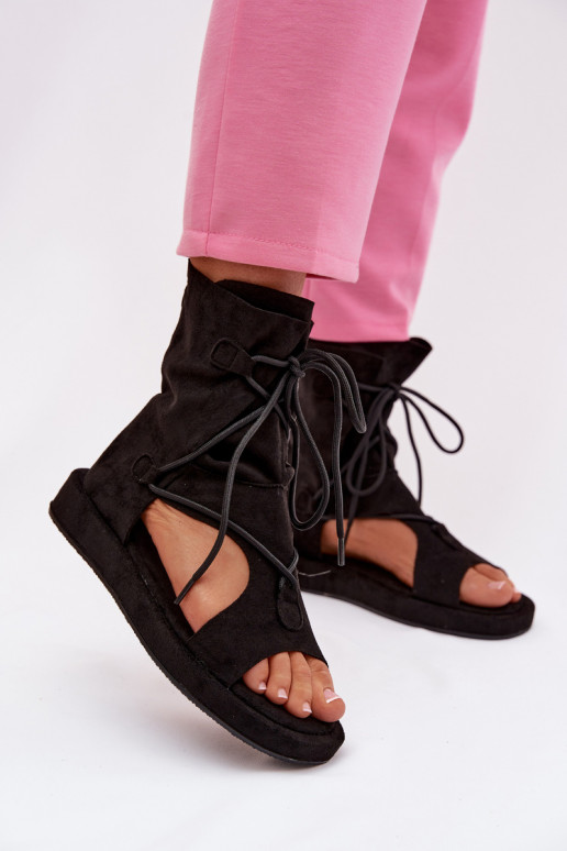 Moteriškos basutės iš eko zomšosoĮe su auliuku I INiązaniem juodos spalvos Ferlisse