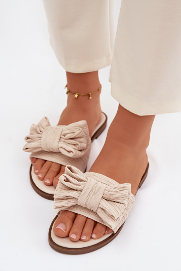 Moteriškos šlepetės su plačiais kulniukais ir kaspinais smėlio spalvos Amivelle