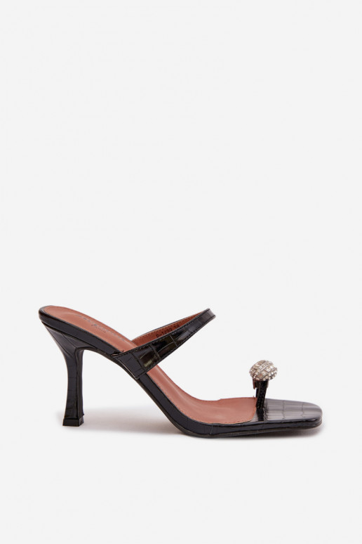 Moteriškos šlepetės su plonais kulniukais Su puošniais Detalem juodos spalvos Lorissa