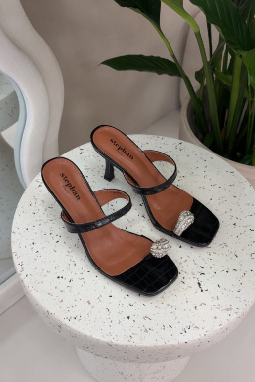 Moteriškos šlepetės su plonais kulniukais Su puošniais Detalem juodos spalvos Lorissa