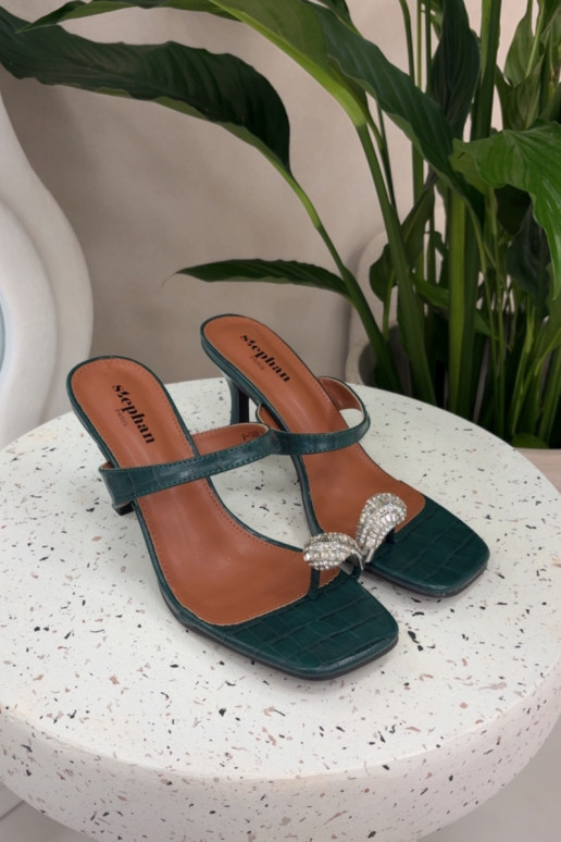 Moteriškos butelio žalumo šlepetės su plonais kulniukais ir puošniomis detalėmis Lorissa