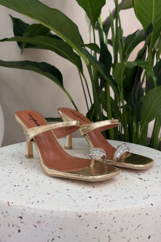 Moteriškos aukso spalvos šlepetės su plonais kulniukais ir puošniomis detalėmis Lorissa