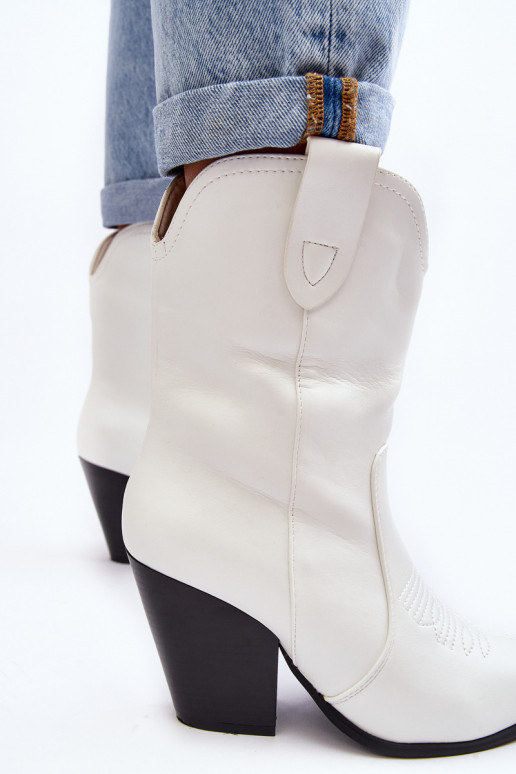 Moteriškas kaubojiško stiliaus aulinukai su kulniukais baltos spalvos Melaitia