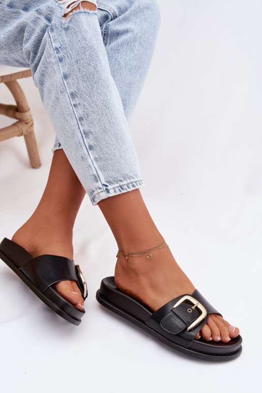 Moteriškos šlepetės su aukso spalvos sagtimis juodos spalvos Rosivana