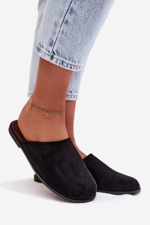 Šlepetės Moteriškas butassuiš eko zomšosu juodos spalvos Veronelle