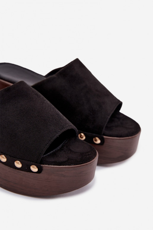 Moteriškos šlepetės Ant platformos Ze aukso spalvosmi Smeigės iš eko zomšosoĮe juodos spalvos Helivina