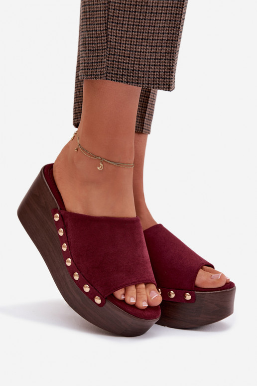 Moteriškos šlepetės Ant platformos Ze aukso spalvosmi Smeigės iš eko zomšosoĮe bordo spalvos Helivina