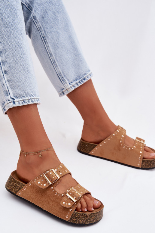 Moteriškos šlepetės Ze aukso spalvosmi su sagtimismi Ir smeigės rudos spalvos Tervina