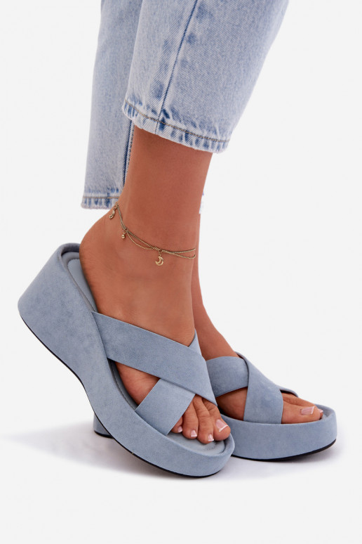 Moteriškos šlepetės Ant platformossuiš eko zomšosu mėlynos spalvos Calorine