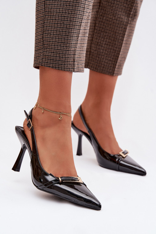 Lakuotos basutės moterims su plonais kulniukais su aukso spalvos sagtimis juodos spalvos Bellivra