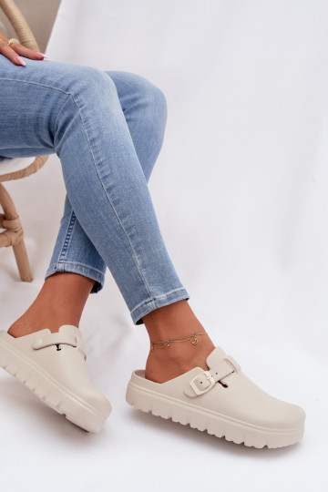 Lengvos šlepetės Moteriškos šlepetės su dirželiais I su sagtimis smėlio spalvos Larinie