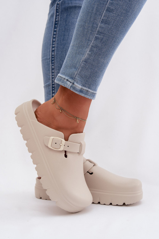 Lengvos šlepetės Moteriškos šlepetės su dirželiais I su sagtimis smėlio spalvos Larinie