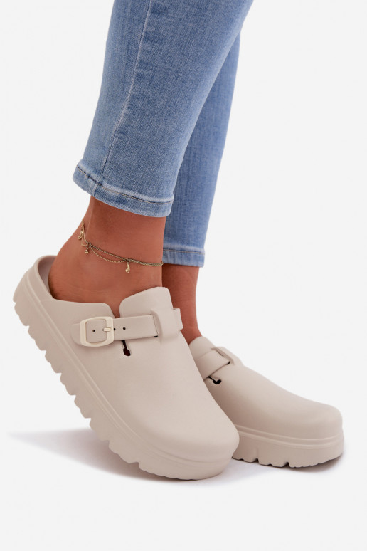 Lengvos šlepetės Moteriškos šlepetės su dirželiais I su sagtimis smėlio spalvos Larinie