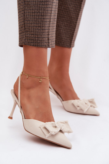 Moteriškos basutės su plonais kulniukais su kaspinais dramblio kaulo spalvos Hestia