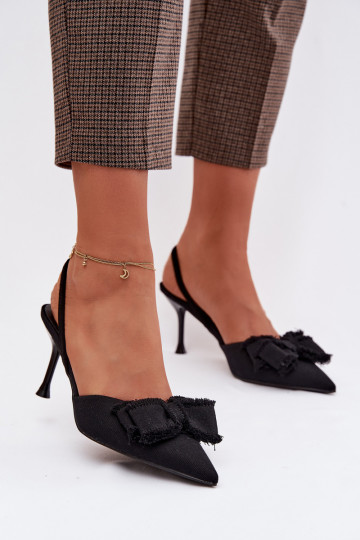 Moteriškos basutės su plonais kulniukais su kaspinais juodos spalvos Hestia