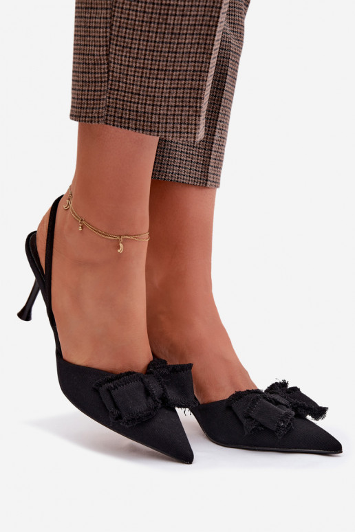 Moteriškos basutės su plonais kulniukais su kaspinais juodos spalvos Hestia