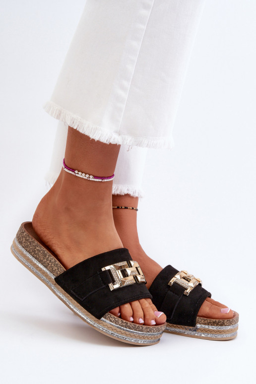 Moteriškos platformos šlepetės su puošmena juodos spalvos Vapireta