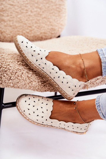 Moteriškas Įsispiriamo modelio Balerinos su gėlytėmis baltos spalvos Vennice 2