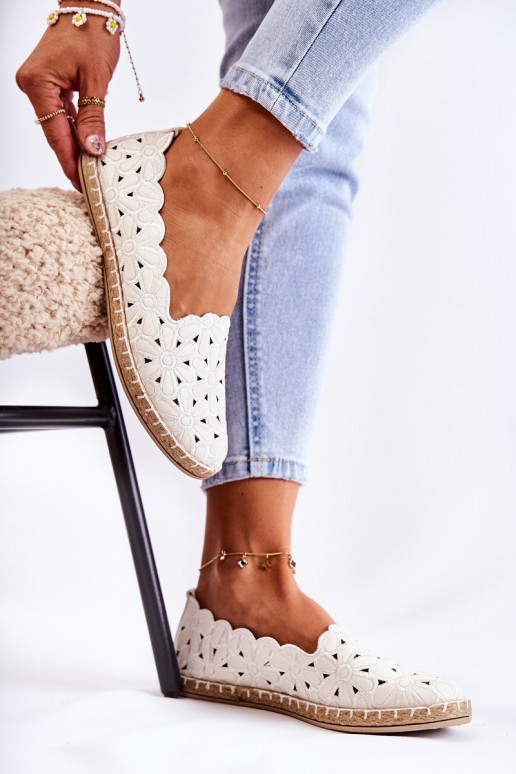 Moteriškas Įsispiriamo modelio Balerinos su gėlytėmis baltos spalvos Vennice