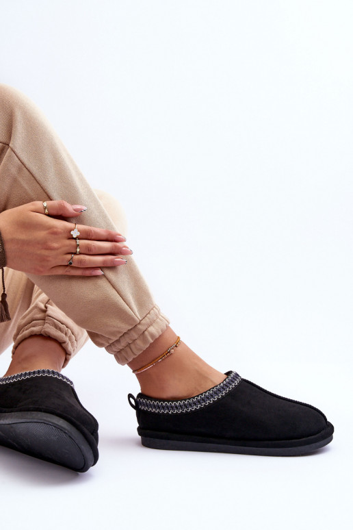 Moteriškas iš zomšos šlepetės su kailiuku juodos spalvos Polinna