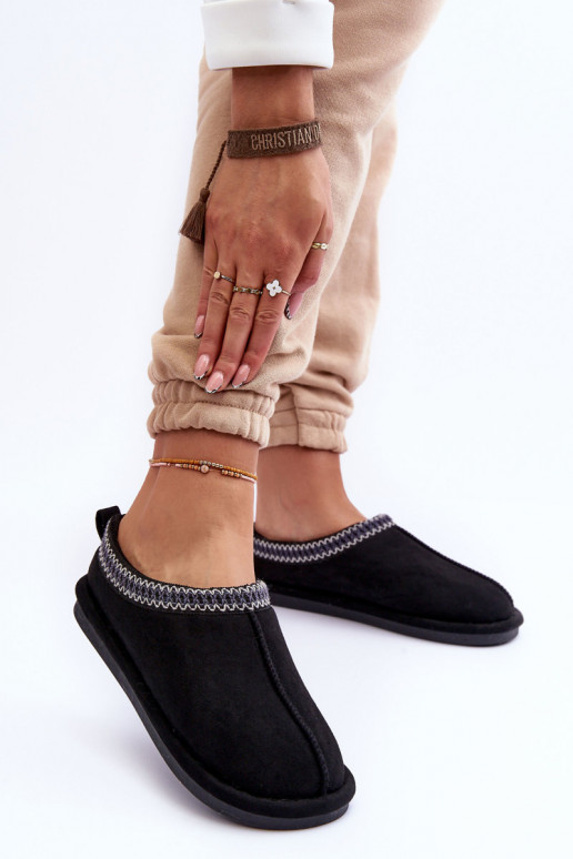 Moteriškas iš zomšos šlepetės su kailiuku juodos spalvos Polinna