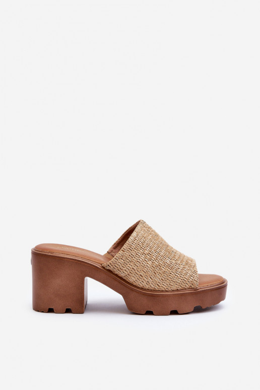 Moteriškos šlepetės z Plecionką su kulniukais smėlio spalvos Titantha