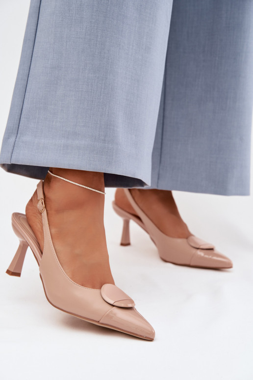 Moteriškos basutės su plonais kulniukais Su puošniais Detalem smėlio spalvos Tai tuririae