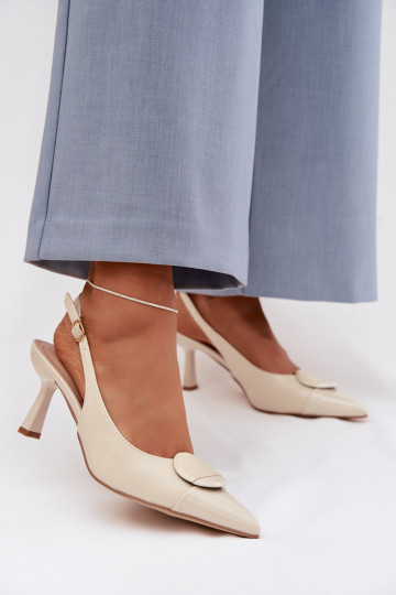 Moteriškos basutės su plonais kulniukais Su puošniais Detalem dramblio kaulo spalvos Tai tuririae