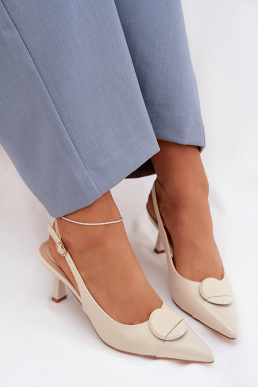 Moteriškos basutės su plonais kulniukais Su puošniais Detalem dramblio kaulo spalvos Tai tuririae